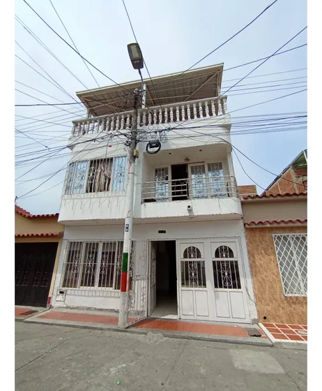 Casa En Venta Palmira Barrio La Emilia