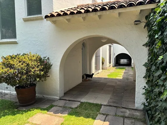 Lomas De Chapultepec, Residencia Con Jardín Frontal Y Posterior