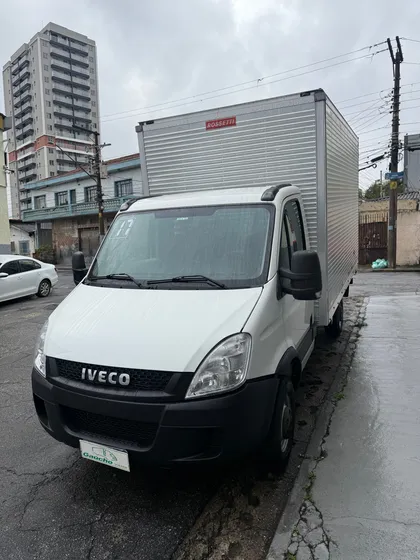 Iveco Daily Chasis 3.0 35s14 3750 Hd Luxo Cab. Simples 2p