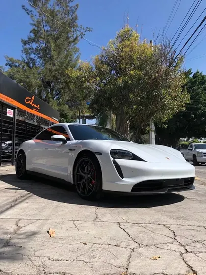 Porsche Taycan 4 S At