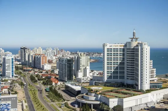 Hermoso Penthouse En Venta Con Vista Panorámica, Alexander Boulevard. Punta Del Este.