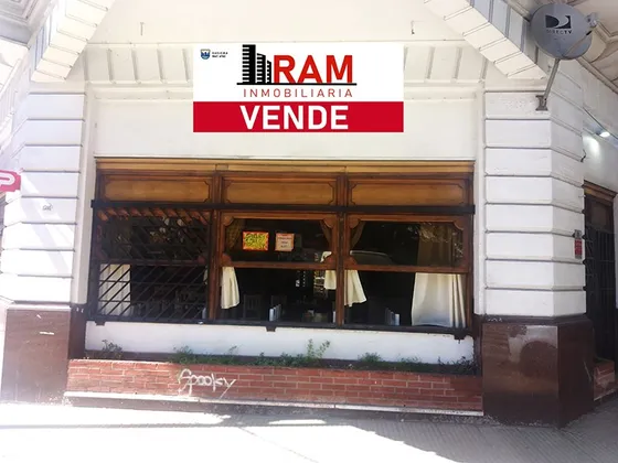Restaurante - Cafetería - Bar En Esquina