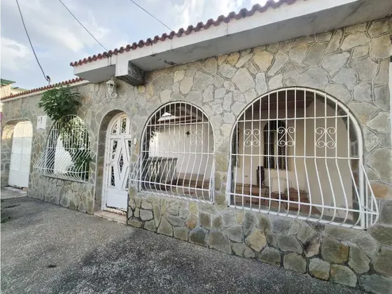 Casa En Venta | La Intercomunal De Turmero, Urbanización Privada