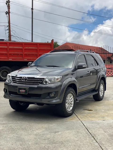 Toyota Fortuner 4x4