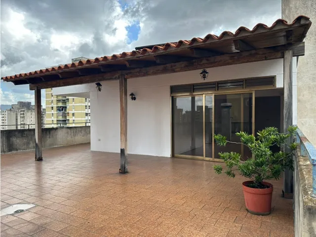 Apartamento En Venta Av Panteon 4h/3b/3e - 500m2