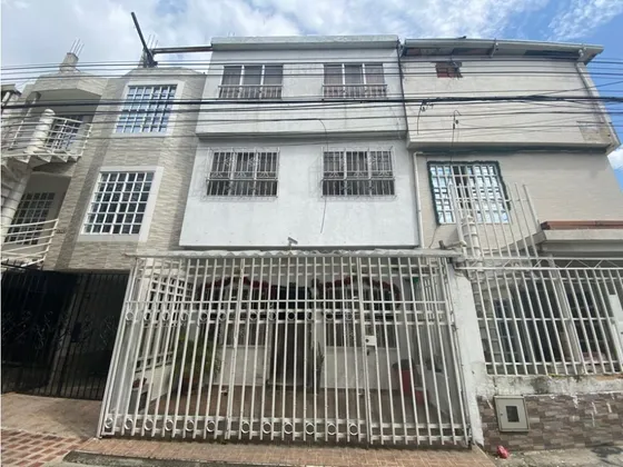 Casa  En Venta Al Oriente  De Cali Barrio Nueva Base