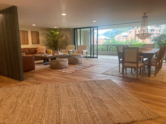 Apartamento En Venta En El Poblado. Cod V12453