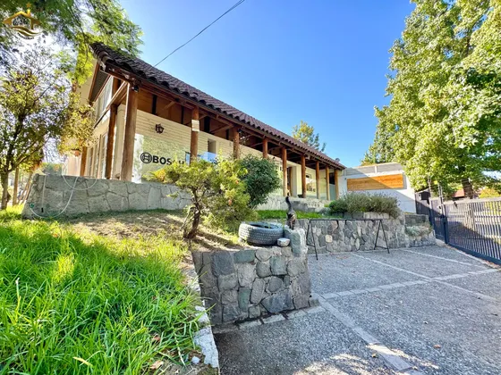 Propiedad Mixta Local Comercial + Casa Con Potencial Airbnb