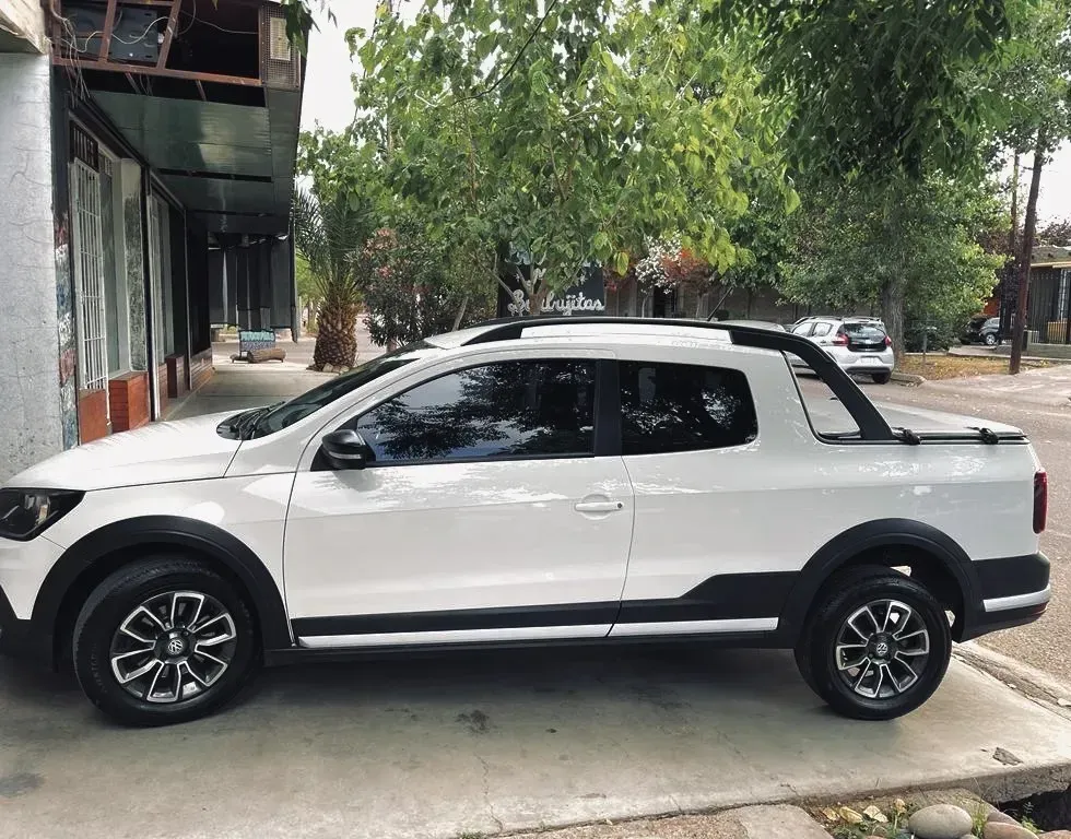 Volkswagen Saveiro 1.6 Cross Gp Cd 110cv Pack High