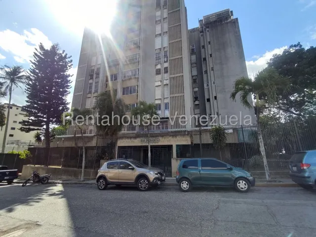 Local Comercial De 73 M² A Pie De Calle En Av. Andrés Bello De Los Caobos