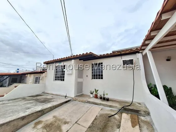 Maribel Morillo Asesor Inmobiliario De Rentahouse Vende Fresca Y Comoda Casa En Conjunto Privado; Cercano A Ciudad Traki; Posee 2 Habitaciones Y 1 Baños; Cabudare Lara