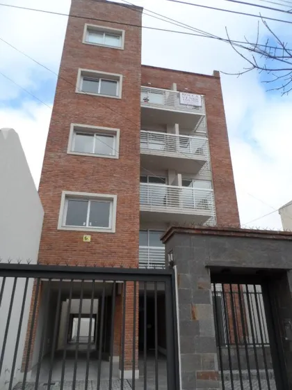 Departamento En Alquiler En Haedo Norte