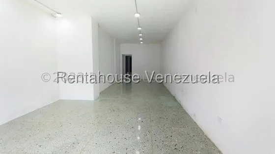 Daniela Linarez Alquila Locales Comerciales Con 74m2 En El Este De Barquisimeto Posee Tanque Subterraneo Cerco Electrico Area De Carga Y Descarga Contactame!                                           