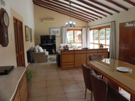 Casa En Venta - 5 Dormitorios 3 Baños - Cocheras - 30.780mts2 - Rama Caída, San Rafael