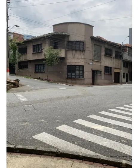 Casa Lote Esquinera Alta Mixtura Medellín, Los Ángeles - Se Vende