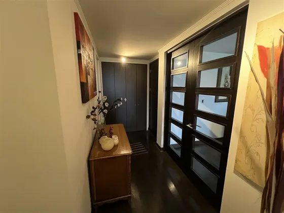 Departamento Amoblado En Arriendo De 3 Dorm. En La Reina