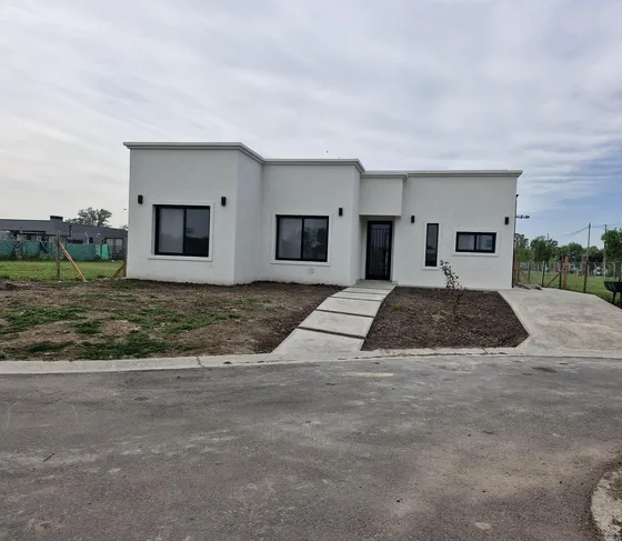 Venta Casa Barrio Cerrado Santa Elisa-pilar Del Este -ago25