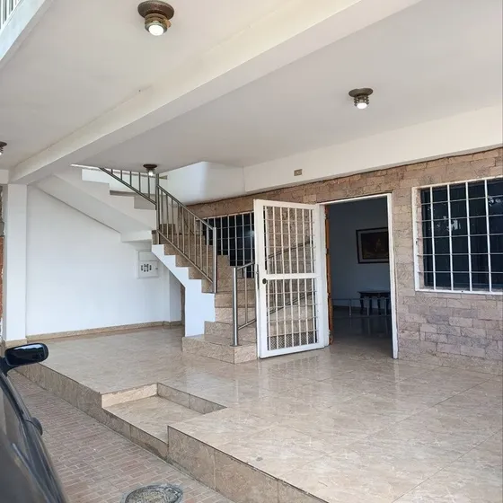 Johana Lazaro Vende Casa Amplia En Los Jarales, San Diego, Conjunto Privado, Res. Caroni.  Cuenta Con Pozo  **solo Clientes**