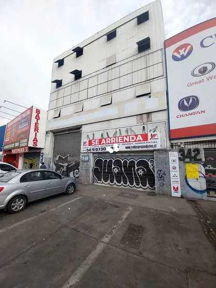 Local De 3.000mtrs2 En 10 De Julio (98727)