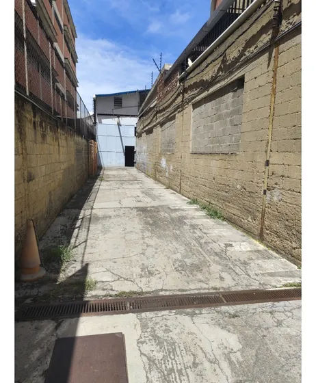 Se Vende Galpón 2.000m2 Boleíta Sur 9885