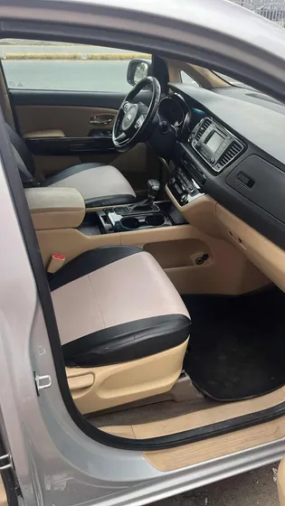 Kia Carnival 8 Pasajeros T/a