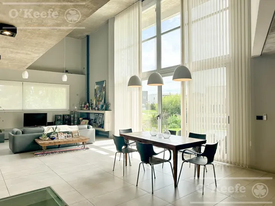 Casa En Venta - Barrio Nuevo Quilmes - Lote Al Canal.