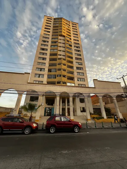 Es Muy Liminoso Y Ofrece Excelente Vista De Iquique