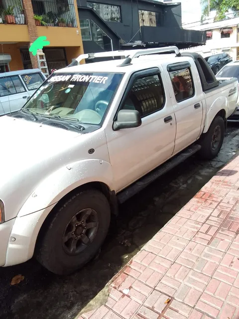 Nisan Frontier 4×2 Americana