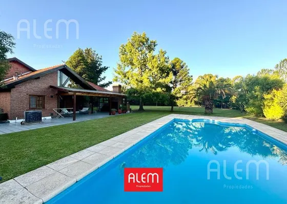 Casa En Venta En  Echeverria Del Lago - Canning