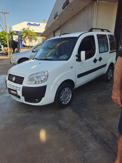 Fiat Doblo 1.8 16v Essence Flex 5p