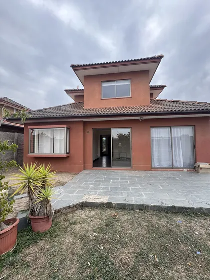 Casa En Arriendo Condominio Cerrado Ubicado En La Cruz