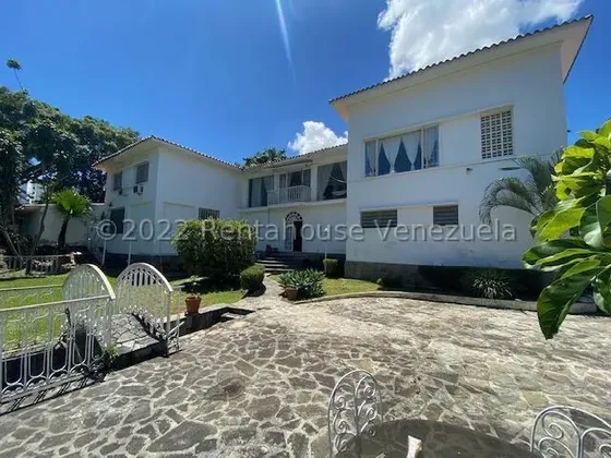 Casa En Venta En Valle Arriba Caracas 2065 Metros Terreno