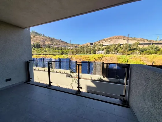 Departamento En Venta De 2 Dorm. Con Jardín En Huechuraba