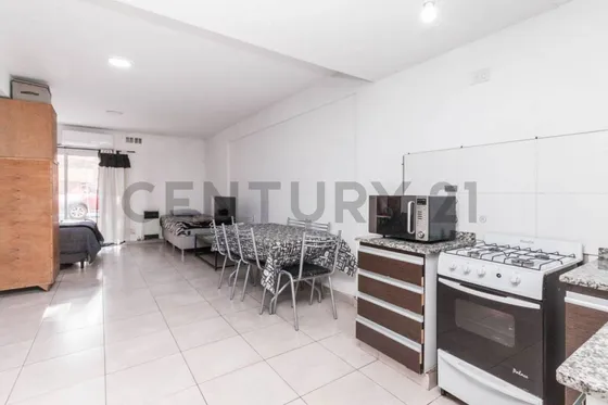 Venta Departamento Monoambiente Con Cochera Y Patio