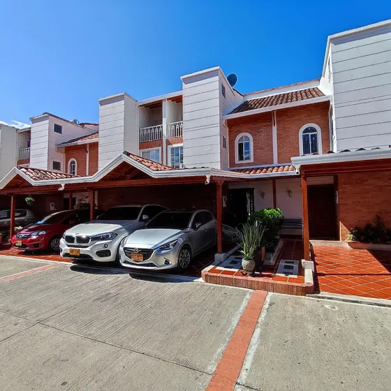 Versalles Campestre Casa En Venta 4 Habitaciones 153m2 Floridablanca, Santander Mls 15290