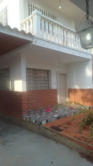 Casa En La Colina De Catia La Mar. Oportunidad. 450mts 