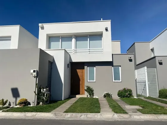Se Vende Casa 3d 3b En Condominio, Las Vizcacha, Puente Alto