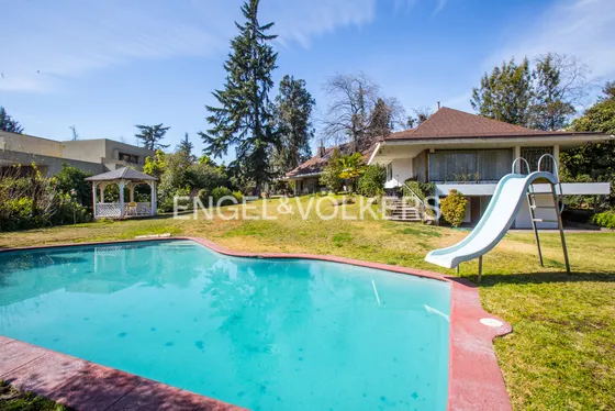 Venta Casa/terreno Los Domínicos Antiguo