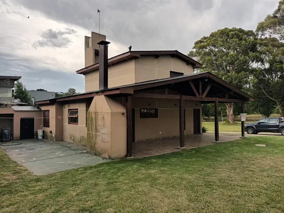 Casa En Venta - 3 Dormitorios 1 Baño - Miramar