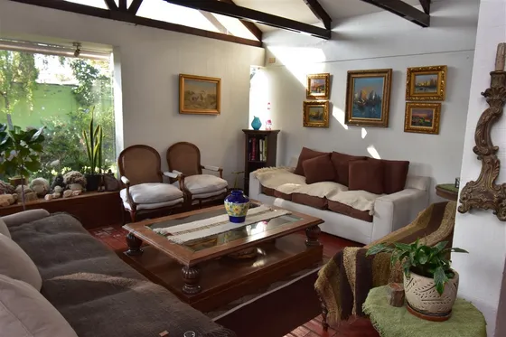 Casa En Venta De 5 Dorm. En Las Condes