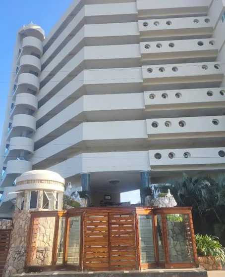 En Venta Apartamento En El  Complejo Vacacional Varadero Turismo Marino,  Tucacas - Estado Falcón / Emer.
