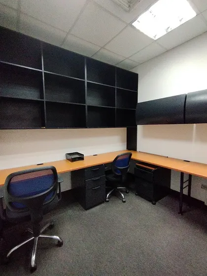 Alquilo Oficina Comercial De 120 M2, Ref. 600 - Urb. Prados Del Este.