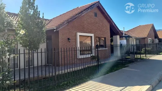 Casa En Venta De 4 Dorm. En Machalí