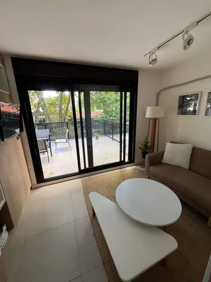 Alquiler Apartamento 1 Dormitorio Punta Carretas Con Cochera. Libre En Octubre
