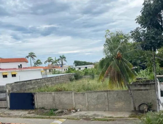 T.r. Vende Terreno En La Urbanizacion Cumboto Norte. Puerto Cabello   Cod. 279452