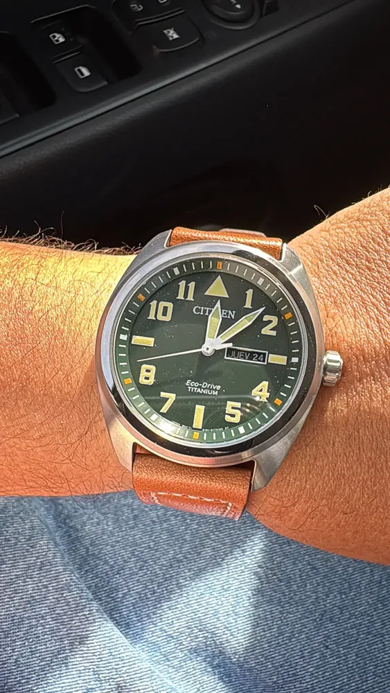 Relógio Citizen Avion Masculino Eco-Drive de Titânio Com Pulseira