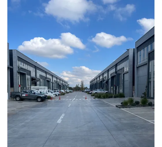 Bodega Clase A + Oficina Y Showroom