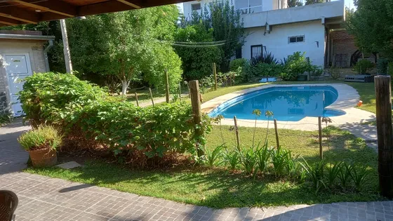 Hermosa Casaquinta En Venta.con Galpon.pile 2baños.quinchos 