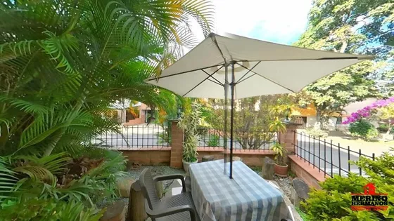 Casa En Venta En Santa Monica. Cod V5600