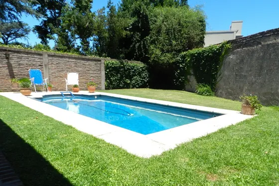 Venta Casa 4 Dorm. Hurlingham - Apto Crédito